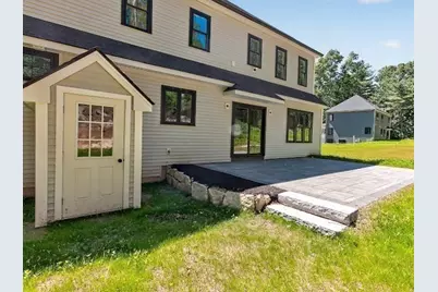 32 Mendon St, Upton, MA 01568 - Photo 9