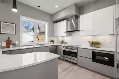 28 Wilson Cir #28, Newton, MA 02461 - Photo 7