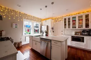 11 Wayne St, Boston, MA 02121 - Photo 17