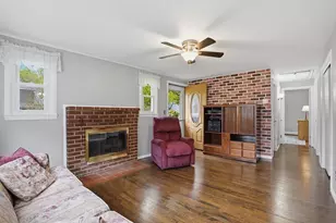 35 Burnham Rd, Lowell, MA 01852 - Photo 5
