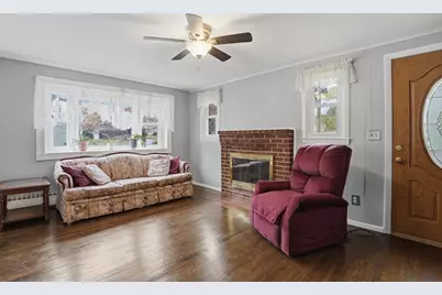 35 Burnham Road, Lowell, MA 01852 - Photo 3