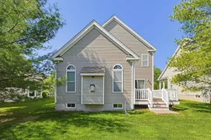 4 Daisy Ln, Raynham, MA 02767 - Photo 37
