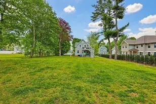 22 Sweetser St, Wakefield, MA 01880 - Photo 5