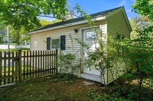 1231 Pleasant St, Worcester, MA 01602 - Photo 23