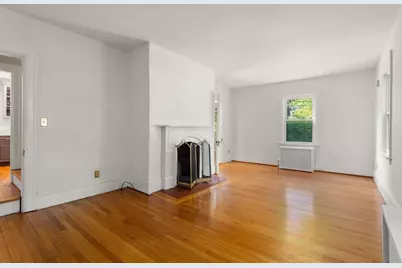 1231 Pleasant St, Worcester, MA 01602 - Photo 9