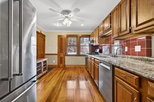 18 Linden Pl, Brookline, MA 02445 - Photo 7