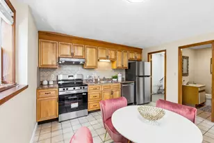 41 Mountain St, Woburn, MA 01801 - Photo 9