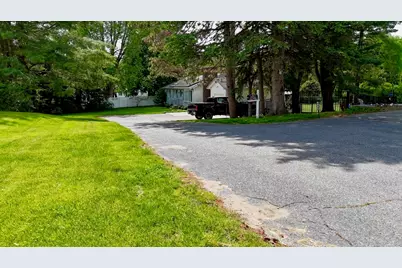 412 West St, Leominster, MA 01453 - Photo 5