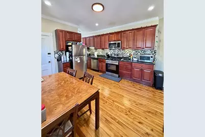 7 Fuller St #7, Waltham, MA 02453 - Photo 3