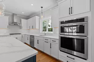 22 Pleasant St, Mansfield, MA 02048 - Photo 11