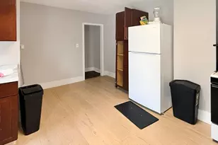 607 E 7th St, Boston, MA 02127 - Photo 5