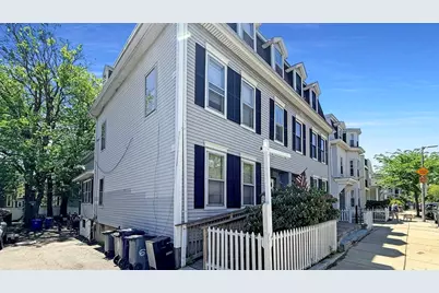 607 E 7th St, Boston, MA 02127 - Photo 3