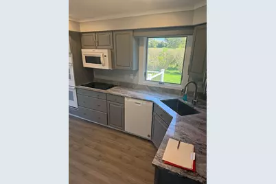 148 Russells Mills Rd, Dartmouth, MA 02748 - Photo 5
