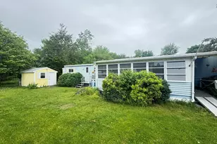 8 Robert Rd, Plainville, MA 02762 - Photo 5