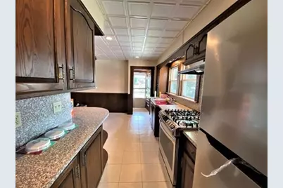 81 Newport Street #81, Arlington, MA 02476 - Photo 5