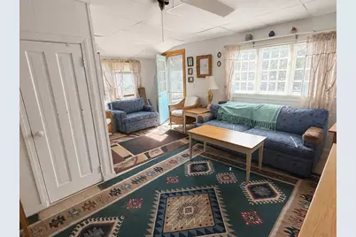 19 Perkins Avenue, Oak Bluffs, MA 02557 - Photo 5
