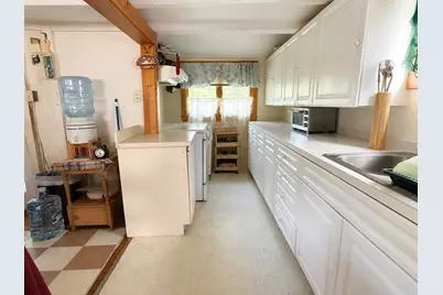 19 Perkins Avenue, Oak Bluffs, MA 02557 - Photo 9