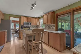 31 Fox Run Rd, Bellingham, MA 02019 - Photo 5