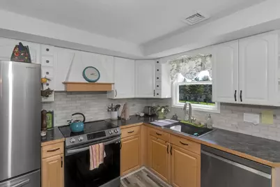 25 Ballard St, Easthampton, MA 01027 - Photo 15