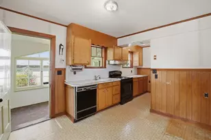 2 Jeppson Ave, Worcester, MA 01606 - Photo 9