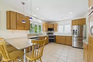 18 Jenness St, Quincy, MA 02169 - Photo 9