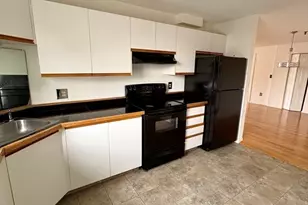 3920 Mystic Valley Pkwy, Medford, MA 02155 - Photo 9