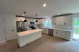 39 Lincoln St, Webster, MA 01570 - Photo 5
