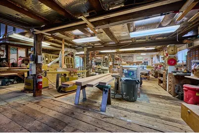 356 High St, Greenfield, MA 01301 - Photo 9