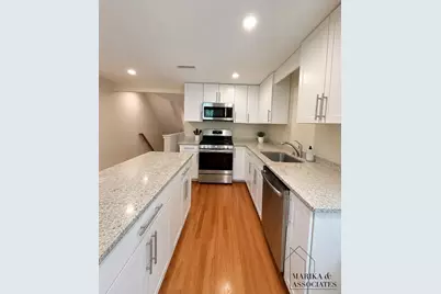 32 Willow Street #32, Newton, MA 02459 - Photo 3