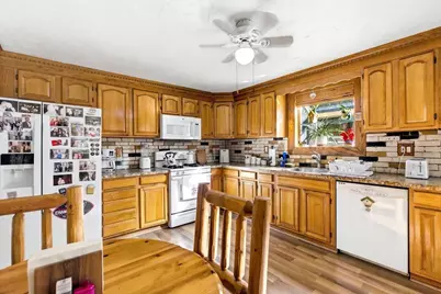 33 Quincy St, Holbrook, MA 02343 - Photo 25
