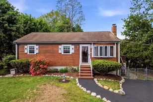 33 Quincy St, Holbrook, MA 02343 - Photo 1