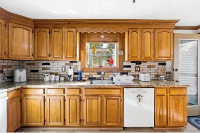 33 Quincy St, Holbrook, MA 02343 - Photo 23