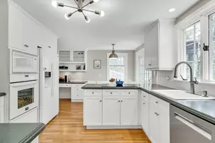 8 Hawthorne Rd, Winchester, MA 01890 - Photo 7