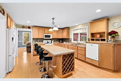 13 King Philip Way, Freetown, MA 02717 - Photo 9