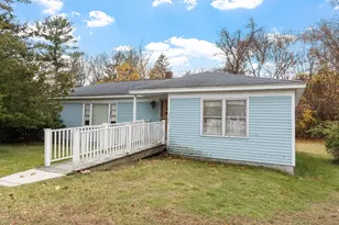 1064 Lakeview Ave, Dracut, MA 01826 - Photo 1