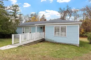 1064 Lakeview Ave, Dracut, MA 01826 - Photo 1