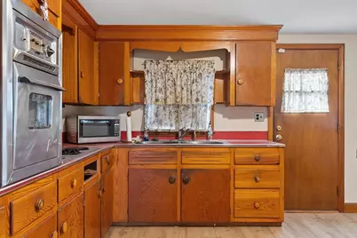 1064 Lakeview Ave, Dracut, MA 01826 - Photo 27