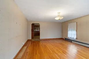 1064 Lakeview Ave, Dracut, MA 01826 - Photo 23