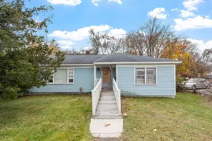 1064 Lakeview Ave, Dracut, MA 01826 - Photo 3
