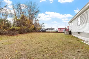1064 Lakeview Ave, Dracut, MA 01826 - Photo 5