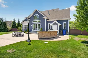 70 Sycamore Ln, Westport, MA 02790 - Photo 5