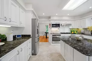27 Lady Slipper Cir, Westfield, MA 01085 - Photo 11