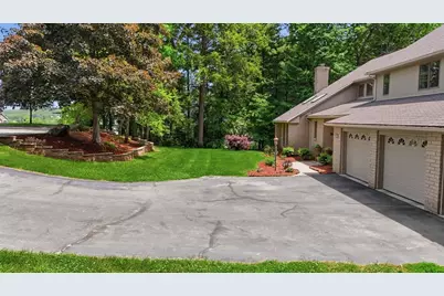27 Lady Slipper Cir, Westfield, MA 01085 - Photo 5