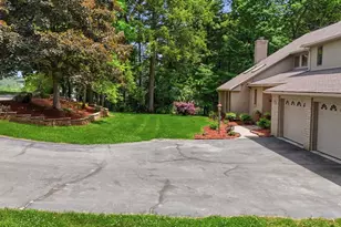 27 Lady Slipper Cir, Westfield, MA 01085 - Photo 5