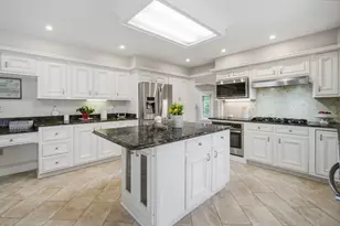 27 Lady Slipper Cir, Westfield, MA 01085 - Photo 7