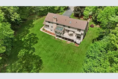 27 Lady Slipper Cir, Westfield, MA 01085 - Photo 3