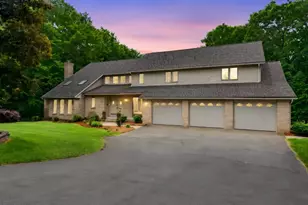 27 Lady Slipper Cir, Westfield, MA 01085 - Photo 1