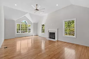 22 Benoit Rd, Pelham, NH 03076 - Photo 5