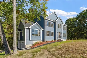 22 Benoit Rd, Pelham, NH 03076 - Photo 1