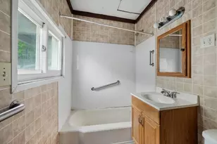 449-451 Hamilton St, Southbridge, MA 01550 - Photo 9